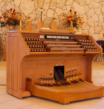 Advent Lutheran Church, Melbourne, Florida, Schlueter organ console