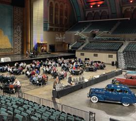 Catered lunch on the floor of Boardwalk Hall while being serenaded by Peter Richard Conte and Rudy Lucente, 2022 Atlantic City convention (photo credit: Ryan Boyle)