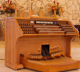 Advent Lutheran Church, Melbourne, Florida, Schlueter organ console