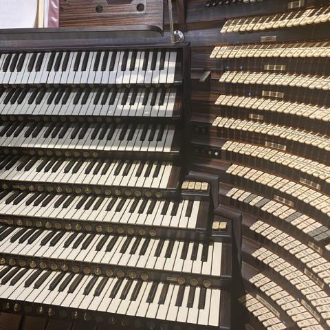 Boardwalk Hall main console keyboards