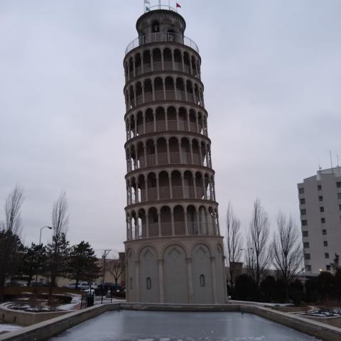 Niles, Illinois, leaning tower